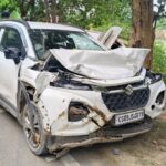 दो कारों की आमने-सामने भिड़ंत, युवक की मौके पर मौत, महिला समेत पांच घायल