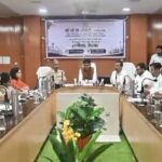 योजनाओं की समीक्षा में प्रभारी मंत्री ओपी चौधरी ने अफसरों को दिए सख्त निर्देश