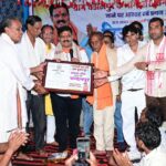 वर्षों पुरानी मांग हुई पूरी, राजपत्र लेकर गांव पहुंचे उप मुख्यमंत्री, चंदनपुर को मिली नई पहचान